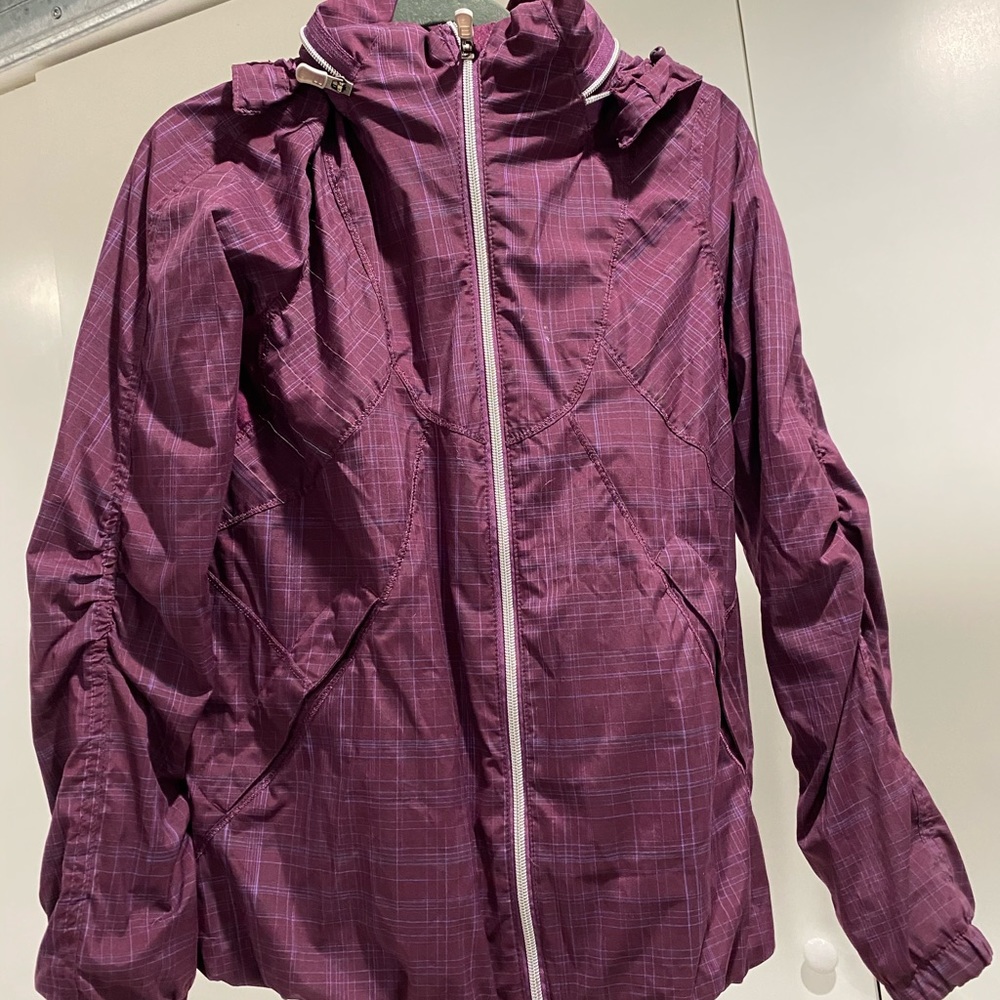 Lulu lemon running rain coat
